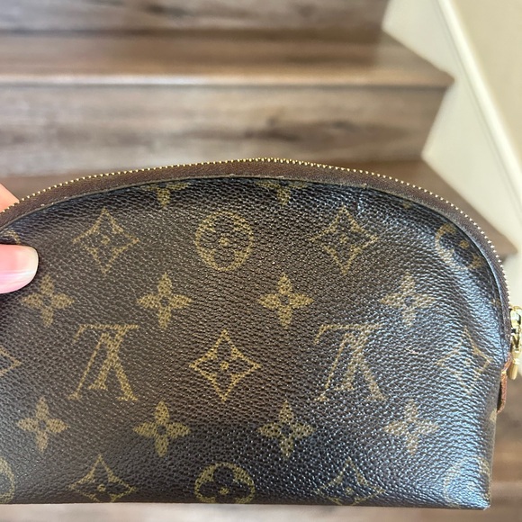 Louis Vuitton Monogram Cosmetic Pouch - Picture 4 of 13